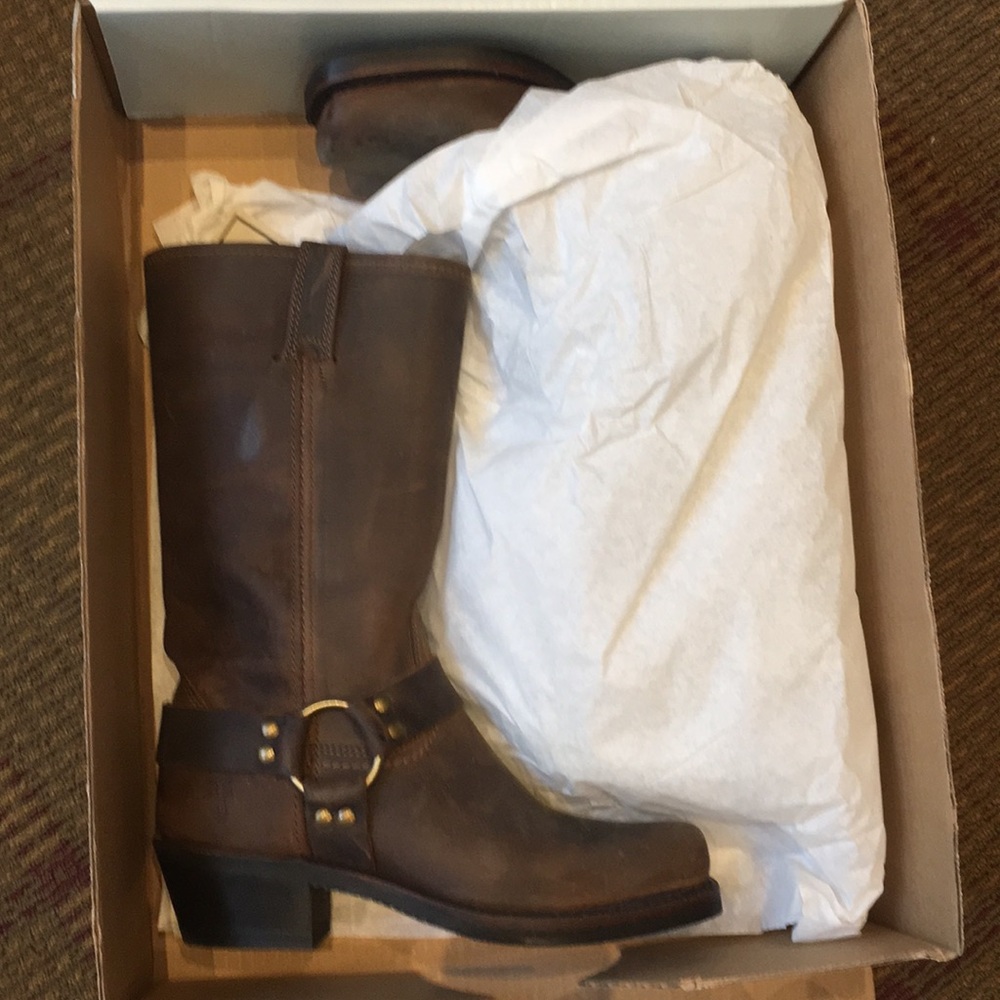 NWT Frye Women’s Harness 12r Boots
